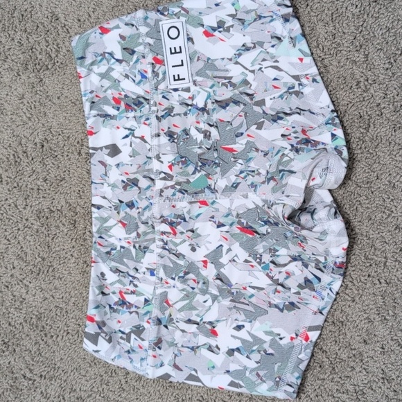 FLEO CrossFit Spandex Workout Shorts 2.5" Midrise Gray Abstract Print Small - Picture 10 of 10